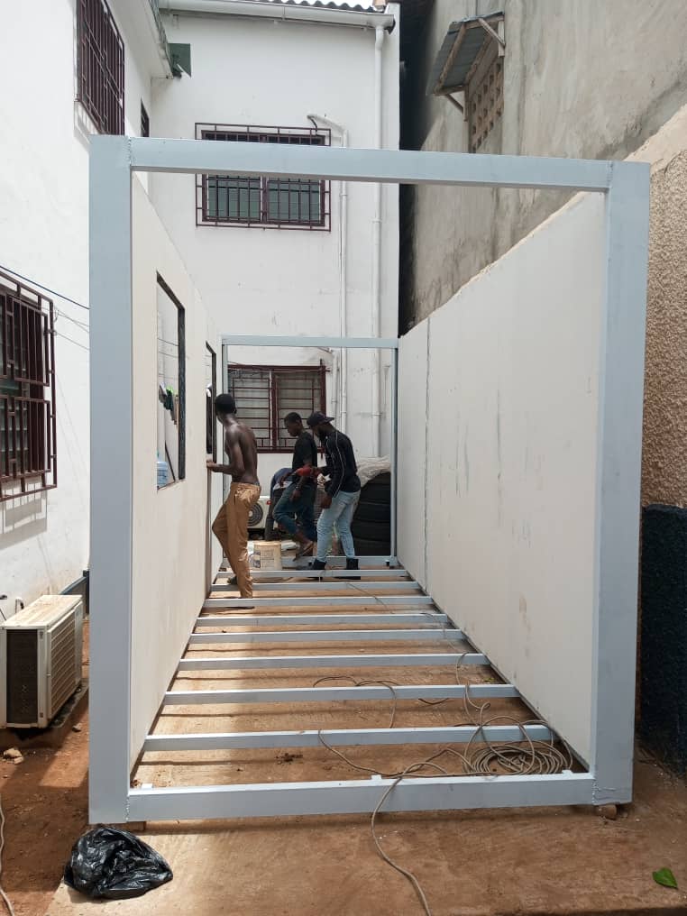 Kiosque commercial AT2R - façade vitrée